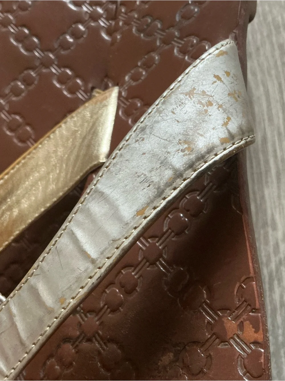 Tory Burch Thora thong sandals metallic leather strap gold logo size 8